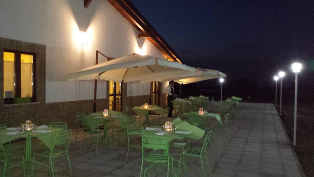 La Massaria Agriresort Orta Nova Стая снимка