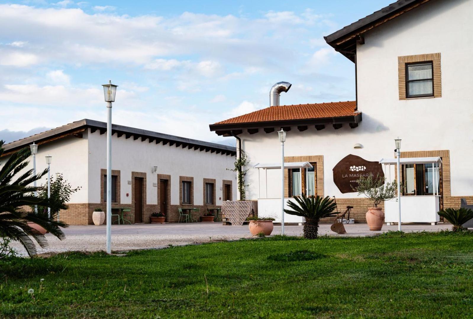 La Massaria Agriresort Orta Nova Екстериор снимка