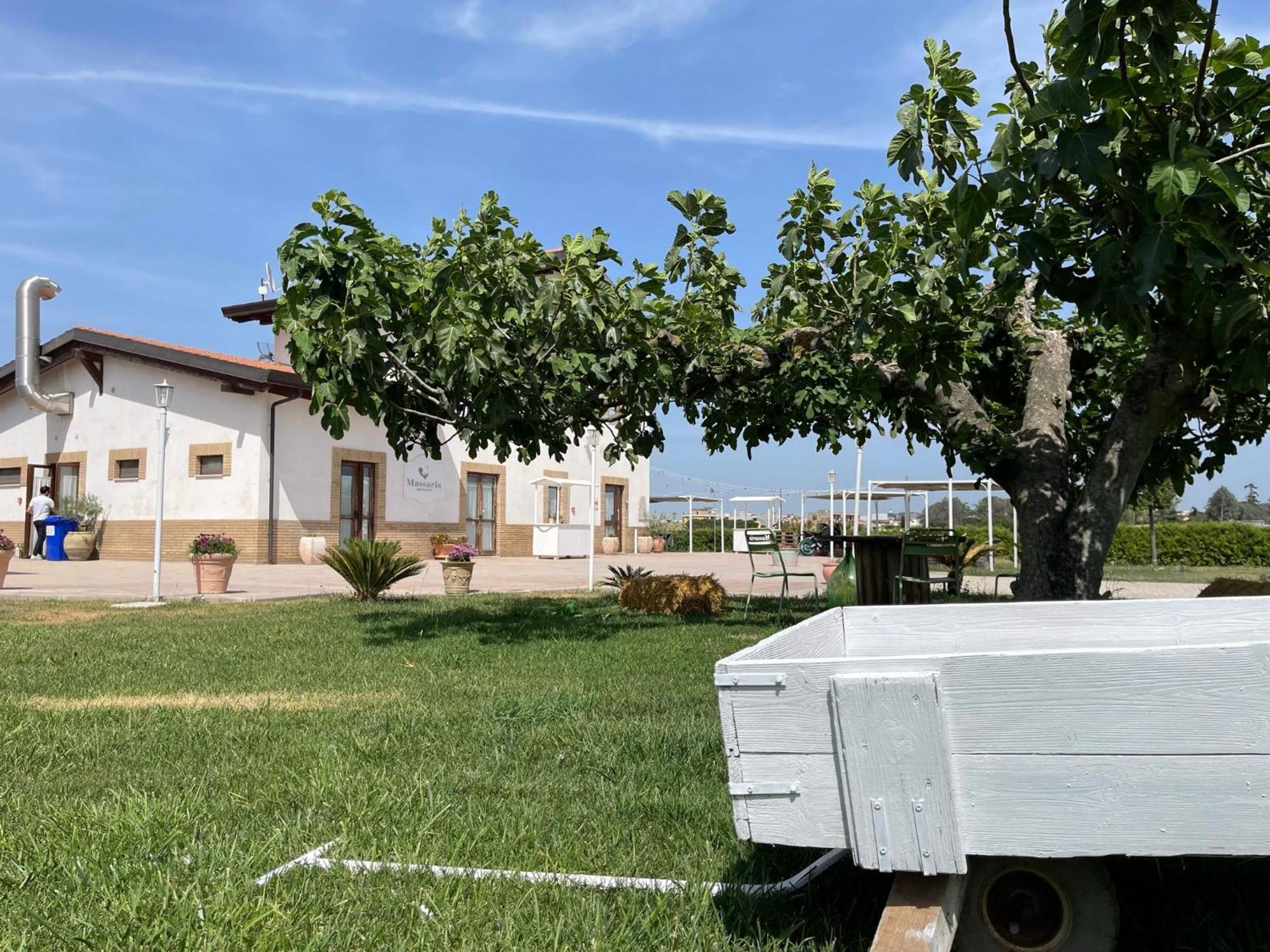 La Massaria Agriresort Orta Nova Екстериор снимка