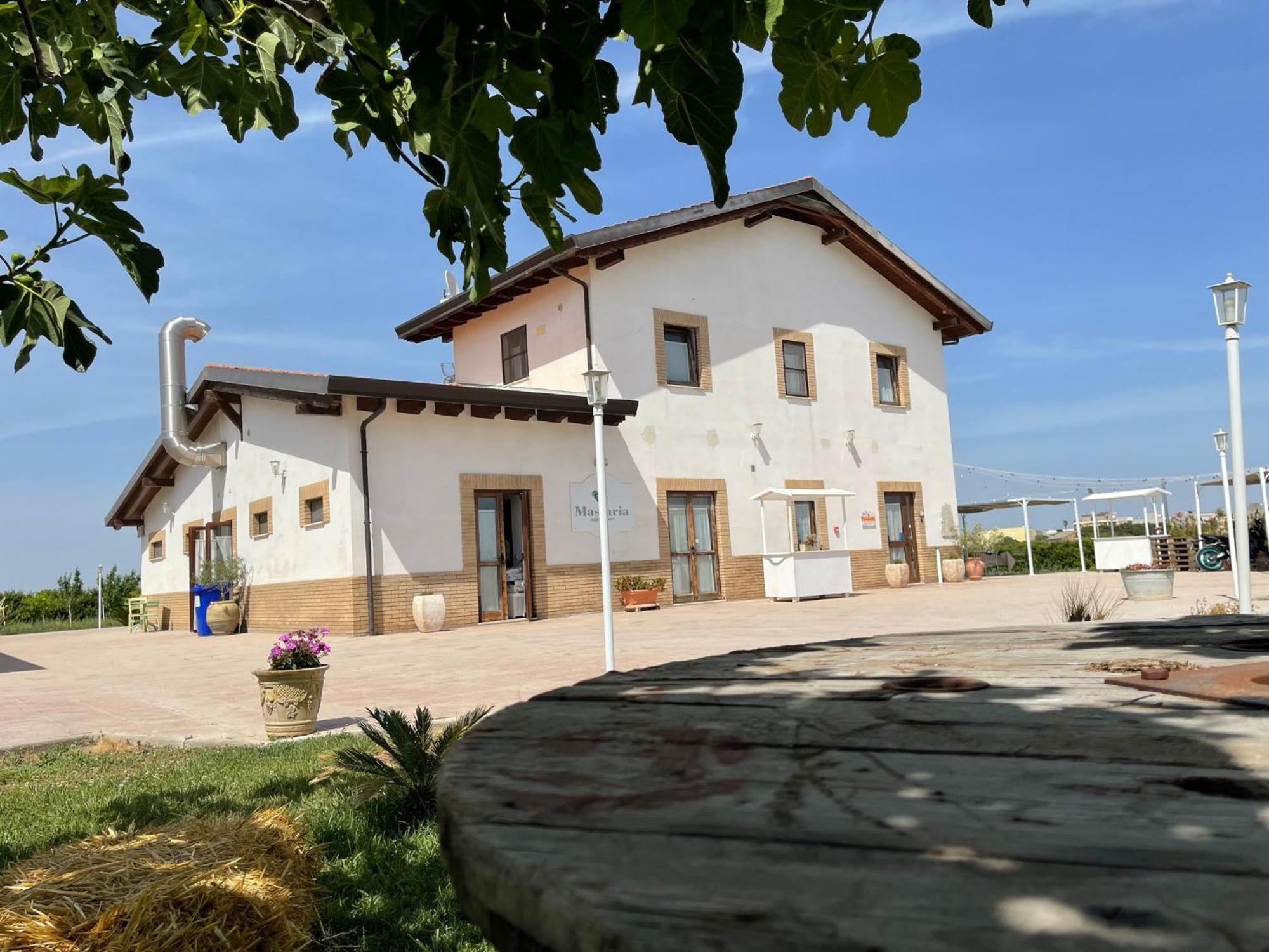 La Massaria Agriresort Orta Nova Екстериор снимка