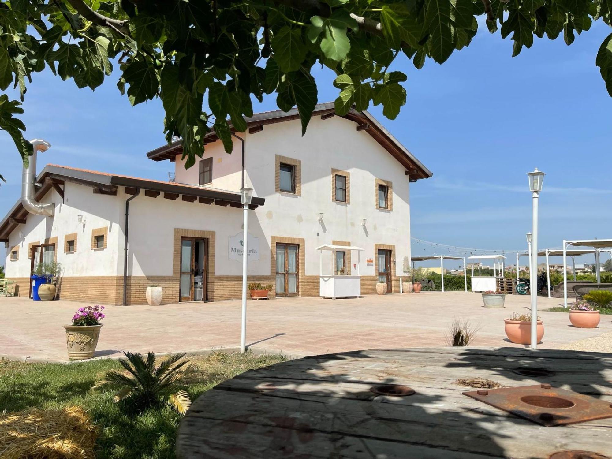 La Massaria Agriresort Orta Nova Екстериор снимка